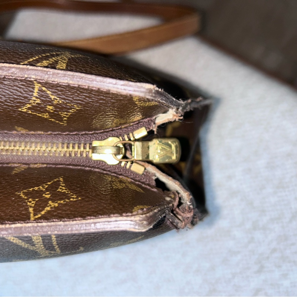 Authentic 🥰Louis Vuitton Monogram Baylone totes - Picture 16 of 16